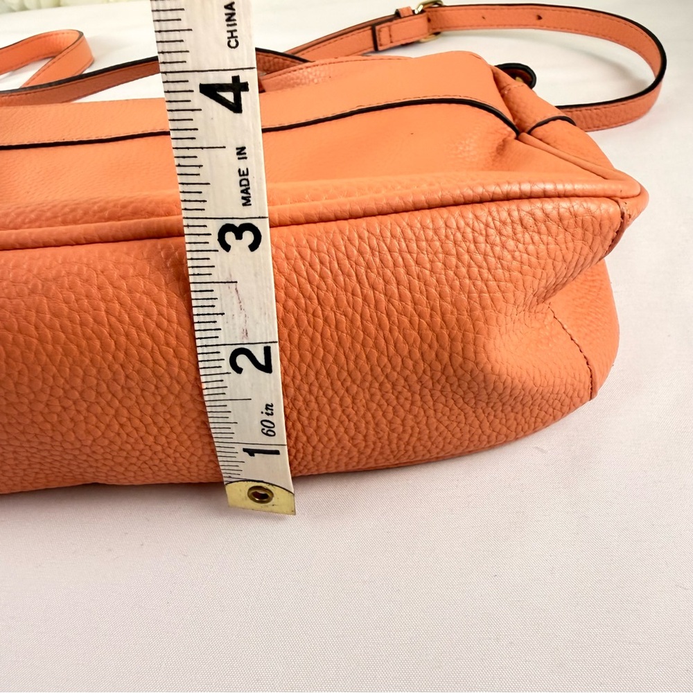 👜 Nanette Lepore Tan Pebbled Faux Leather Crossbody / Clutch - Picture 11 of 14